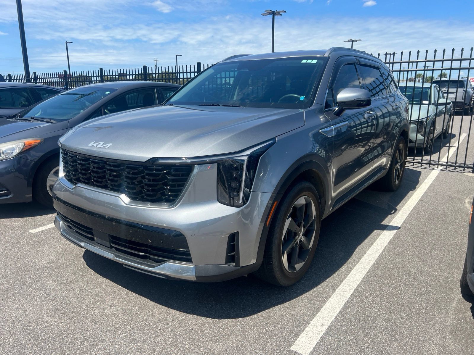 Used 2025 Kia Sorento EX FWD image 3