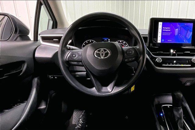 Used 2024 Toyota Corolla LE FWD image 5
