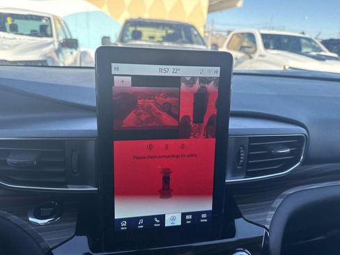 Used 2023 Ford Explorer Limited w/ Limited Technology Package image 31