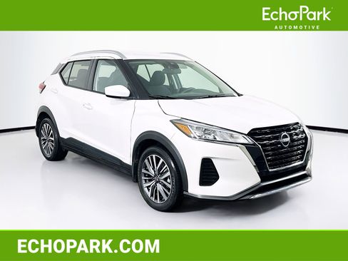 Used 2024 Nissan Kicks SV image 1