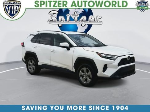 Used 2025 Toyota RAV4 XLE AWD/4WD image 2