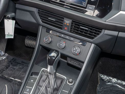Used 2022 Volkswagen Jetta Sport FWD image 23
