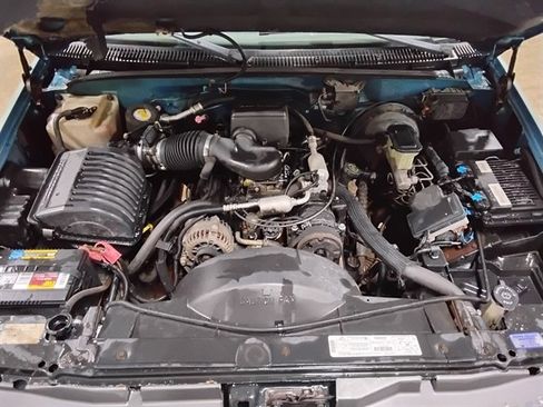 Used 1998 Chevrolet Silverado 1500 4x4 Extended Cab w/ Preferred Equipment Group 2 image 9