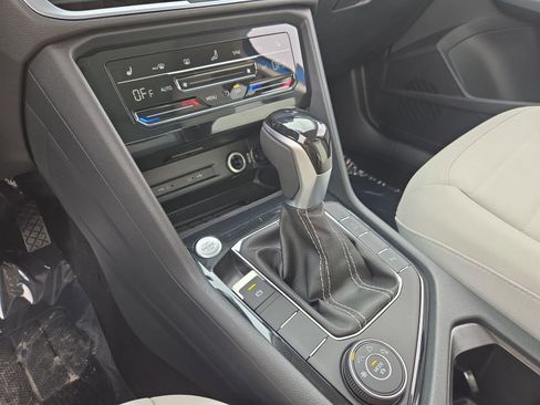 New 2026 Volkswagen Taos SE image 19