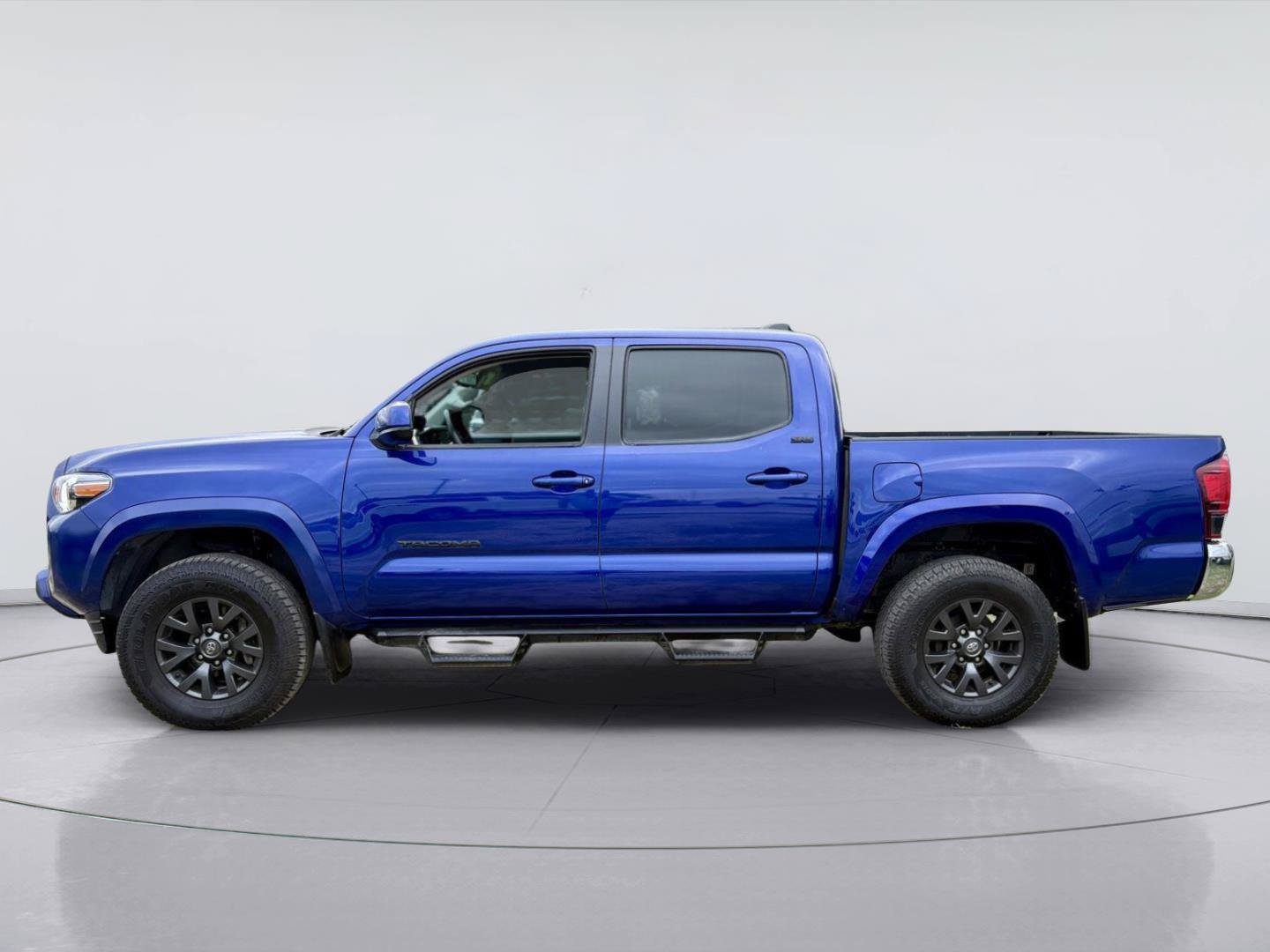 Used 2022 Toyota Tacoma SR5 RWD image 5