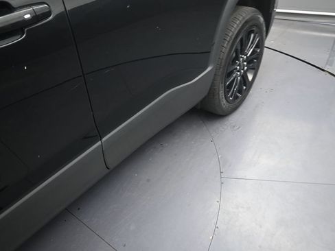 Used 2023 GMC Acadia SLT w/ Elevation Edition FWD image 11