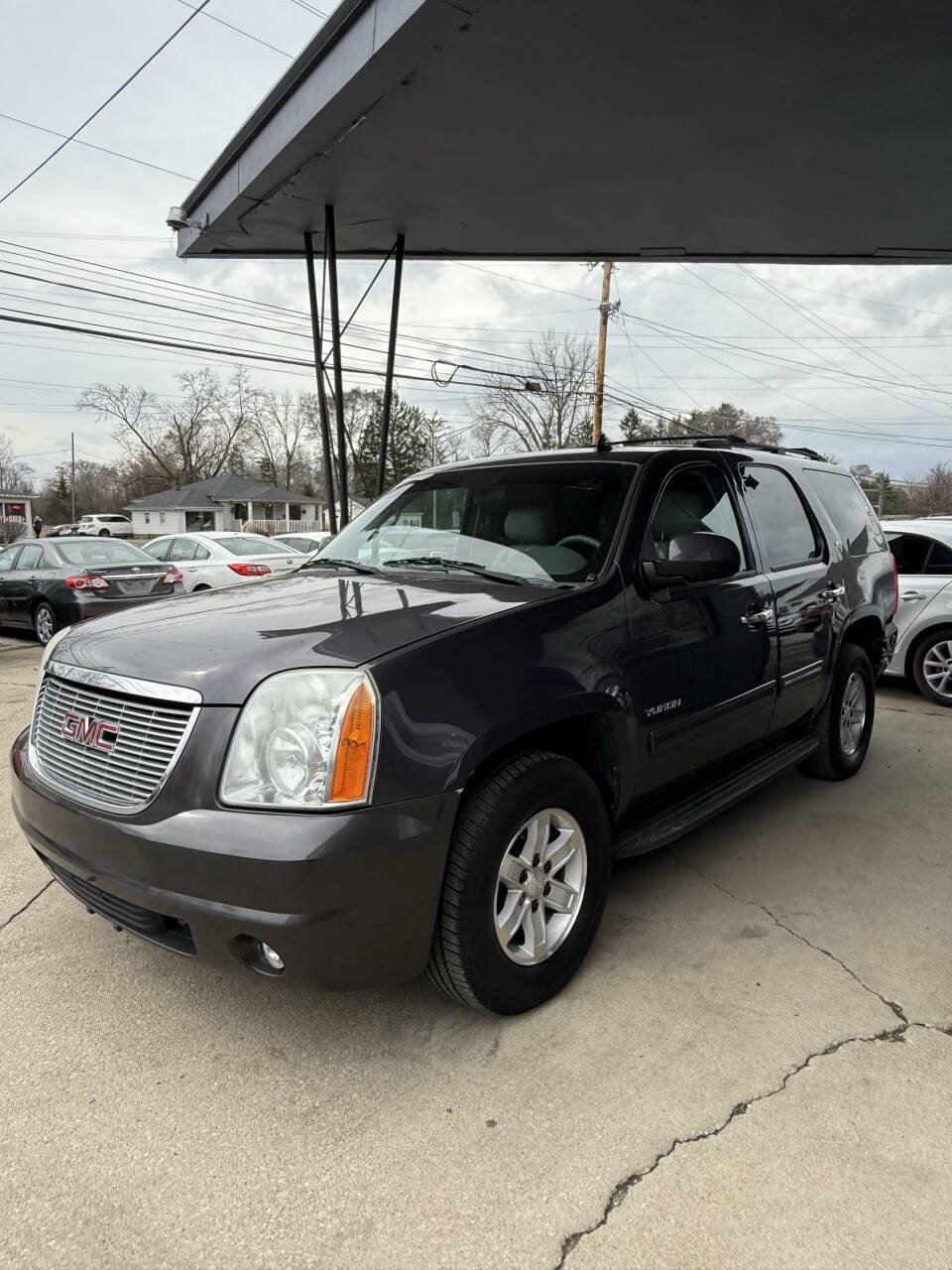 Used 2010 GMC Yukon SLT RWD image 3