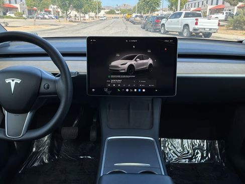 Used 2023 Tesla Model Y Long Range AWD/4WD image 15