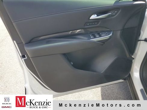 Used 2022 Cadillac XT4 Sport w/ Comfort Package FWD image 8