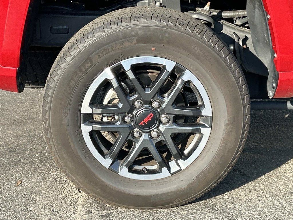 Used 2025 Toyota Tacoma TRD Sport RWD image 9