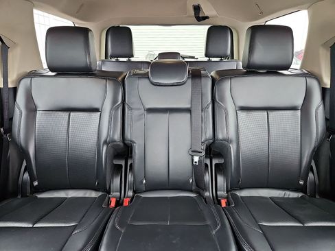 Used 2022 Ford Expedition XLT RWD image 14
