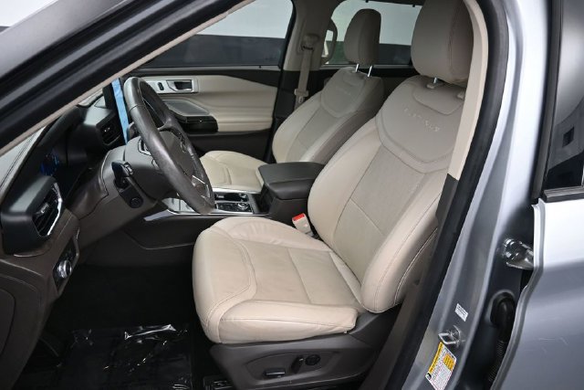 Used 2022 Ford Explorer Platinum w/ Equipment Group 601A AWD/4WD image 19