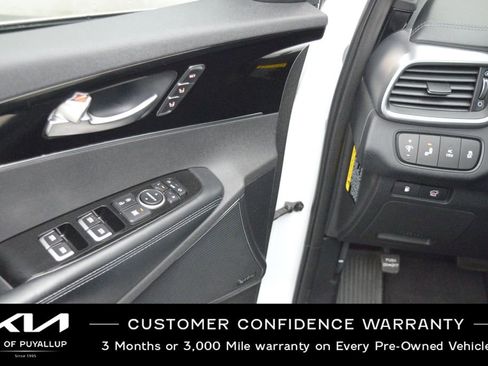 Used 2018 Kia Sorento SX image 27