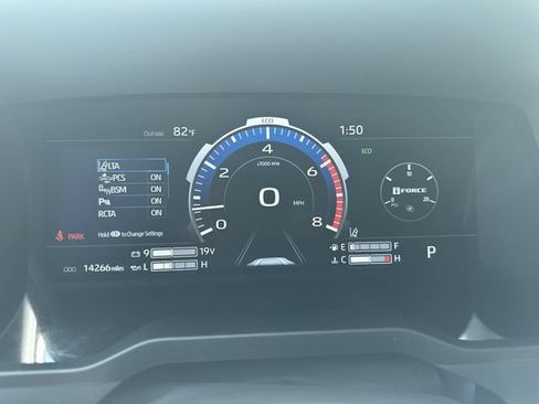 Used 2025 Toyota Tundra Limited AWD/4WD image 26