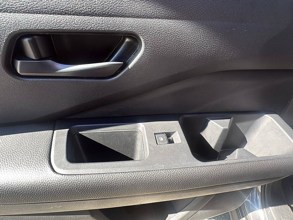 Certified 2025 Nissan Pathfinder SV FWD image 19