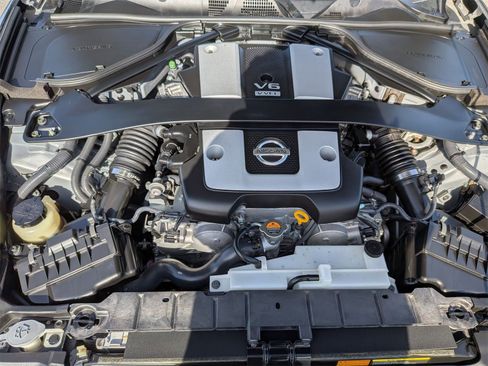 Used 2009 Nissan 370Z Touring w/ Aerodynamics Pkg image 32