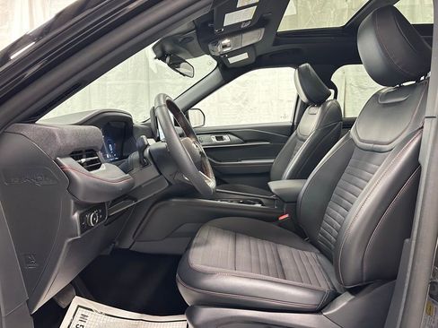 Used 2025 Ford Explorer ST-Line image 14