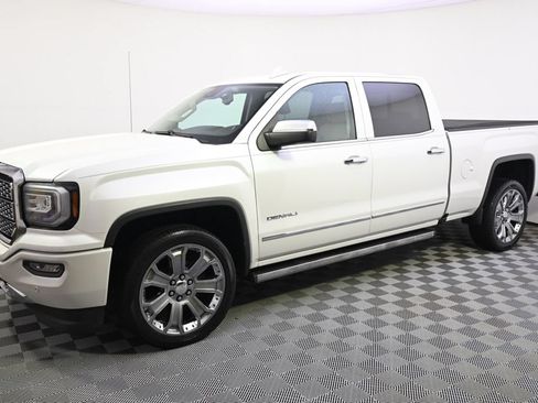 Used 2017 GMC Sierra 1500 Denali w/ Denali Ultimate Package AWD/4WD image 2