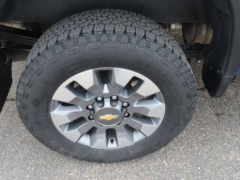 Used 2025 Chevrolet Silverado 2500 Custom w/ Custom Value Package AWD/4WD image 15