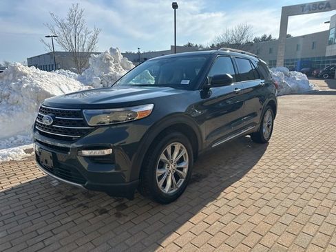 Used 2023 Ford Explorer XLT w/ Equipment Group 202A image 3