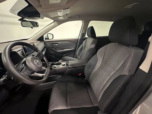 Used 2022 Nissan Rogue SV AWD/4WD image 3