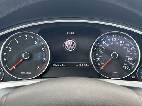 Used 2012 Volkswagen Touareg VR6 image 10