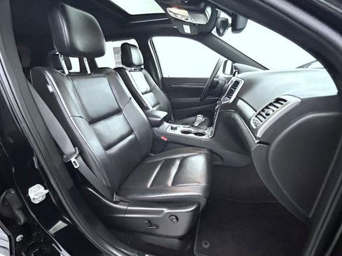 Used 2018 Jeep Grand Cherokee Limited image 15