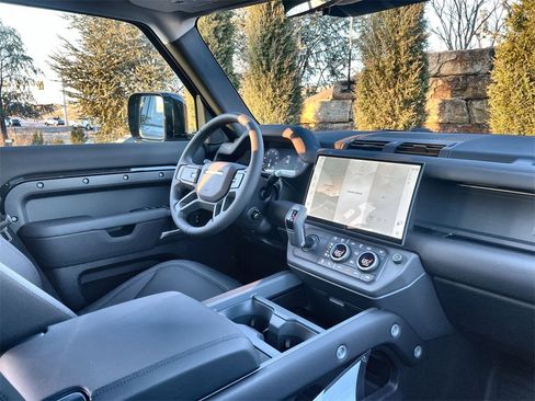 Used 2026 Land Rover Defender 110 S image 14