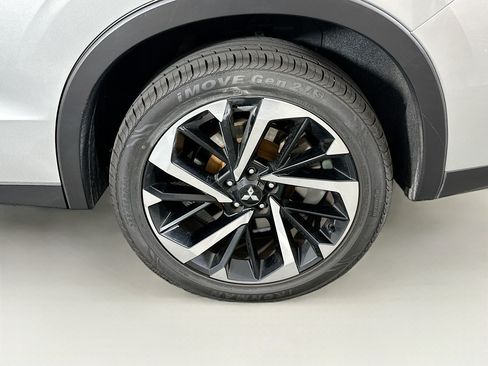 Used 2024 Mitsubishi Outlander SE FWD image 11