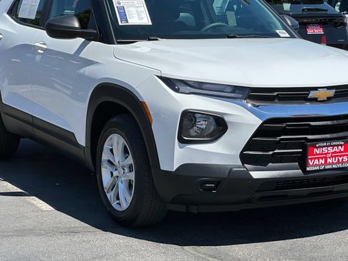 Used 2023 Chevrolet TrailBlazer LS FWD image 11