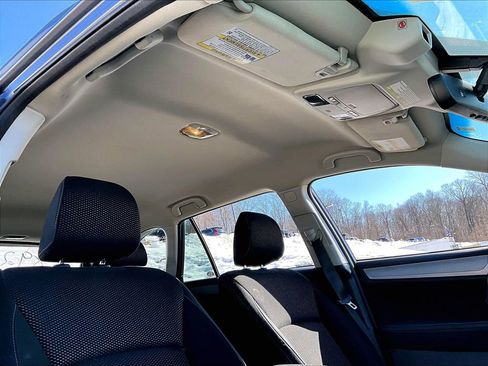 Used 2017 Subaru Outback 2.5i Premium image 20