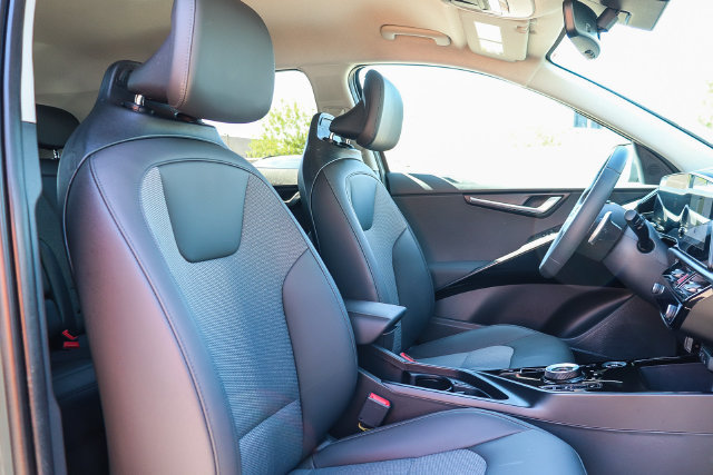 Certified 2025 Kia Niro EX FWD image 17