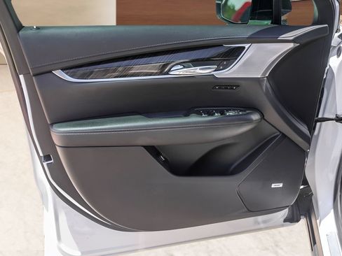 Used 2021 Cadillac XT6 Premium Luxury FWD image 23