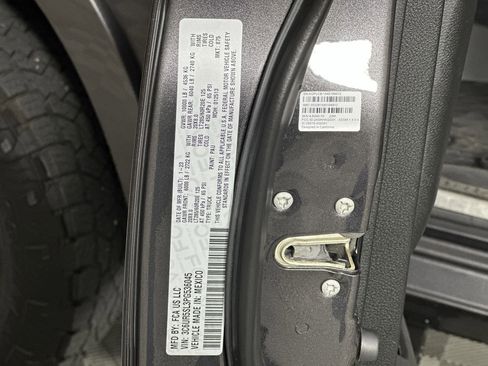 Used 2023 RAM 2500 Limited image 71