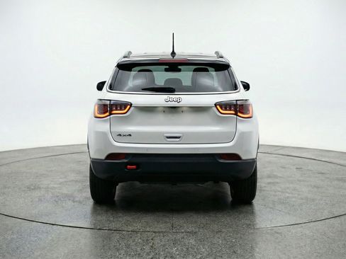 Used 2025 Jeep Compass Trailhawk image 7