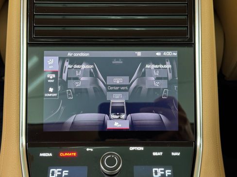 Used 2021 Porsche Panamera w/ Premium Package image 35