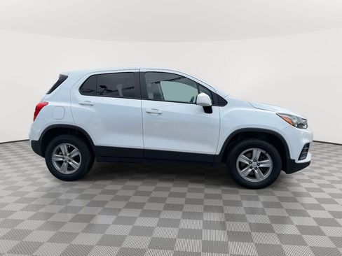 Used 2022 Chevrolet Trax LS w/ Tint and Cruise Package AWD/4WD image 6