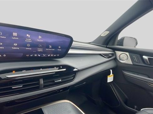 New 2026 Buick Enclave Avenir w/ Super Cruise Package image 12