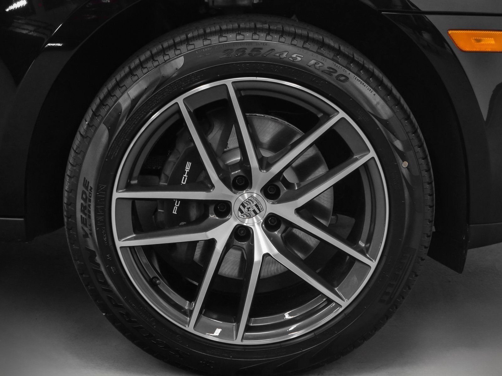 Certified 2025 Porsche Macan AWD/4WD image 12