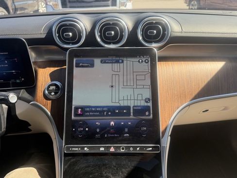 Used 2023 Mercedes-Benz GLC 300 4MATIC image 13