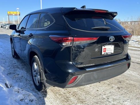 Used 2022 Toyota Highlander LE image 42