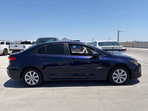 Used 2022 Toyota Corolla LE w/ Carpet Mat Package (TMS) FWD image 3