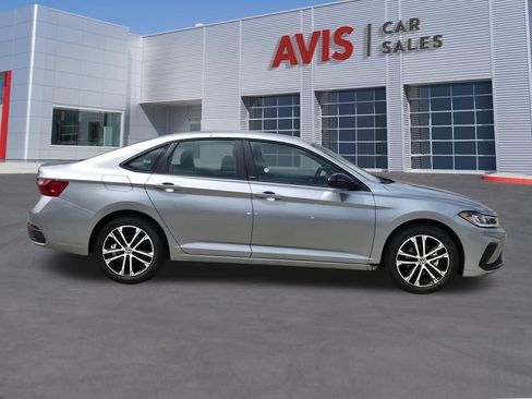 Used 2025 Volkswagen Jetta Sport FWD image 5