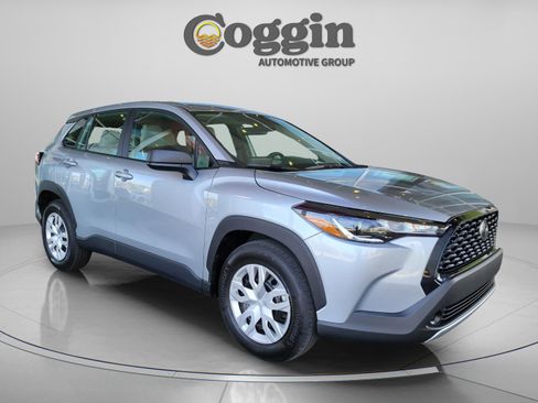 Certified 2025 Toyota Corolla Cross L image 8