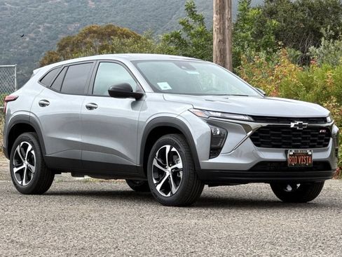 New 2026 Chevrolet Trax RS FWD image 2