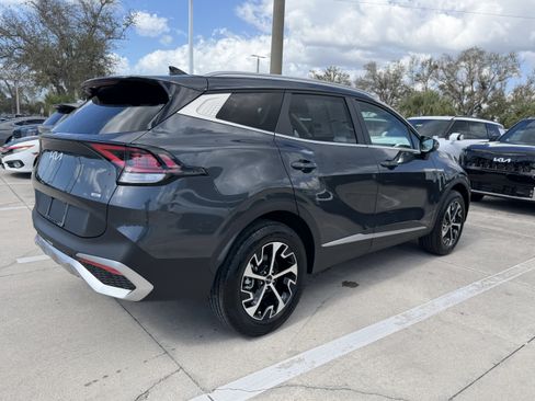 Certified 2024 Kia Sportage EX image 4