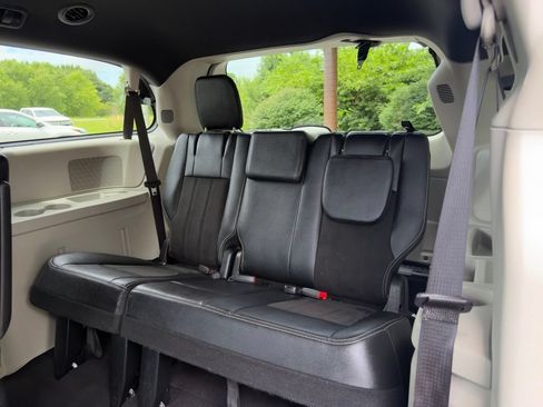 Used 2020 Dodge Grand Caravan SXT FWD image 26