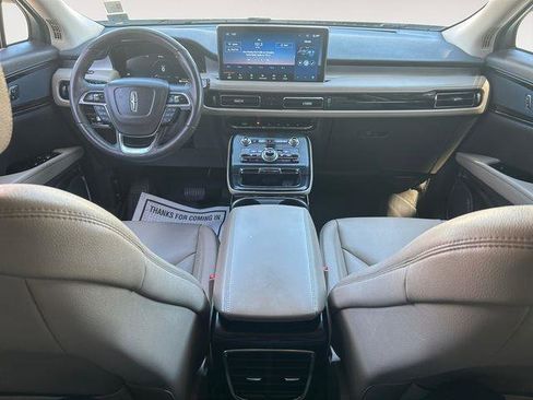 Used 2023 Lincoln Nautilus AWD w/ Premium Package image 10