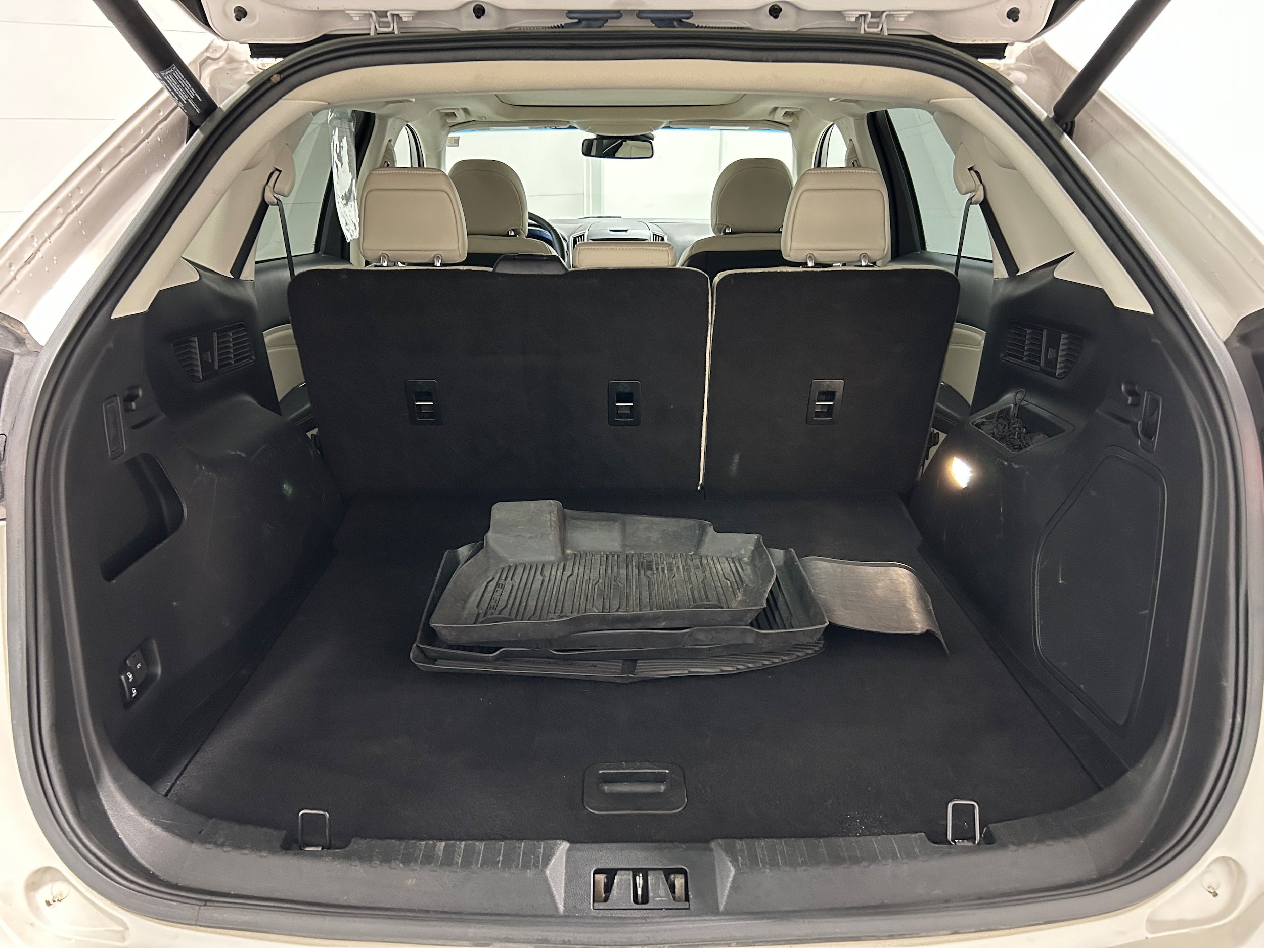 Used 2019 Ford Edge Titanium w/ Equipment Group 301A AWD/4WD image 36