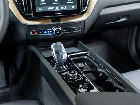 New 2026 Volvo XC60 B5 Plus w/ Climate Package AWD/4WD image 20